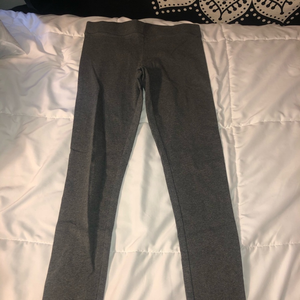 Dark grey leggings